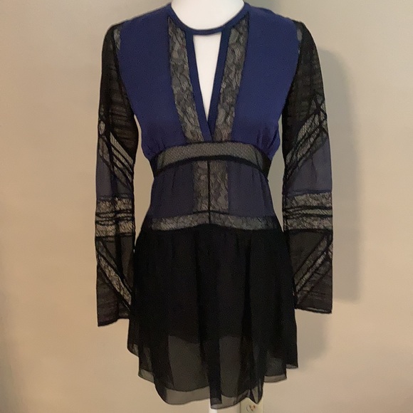 BCBGMaxAzria Dresses & Skirts - NWT Runway BCBGMaxAzria Dress Very Unique